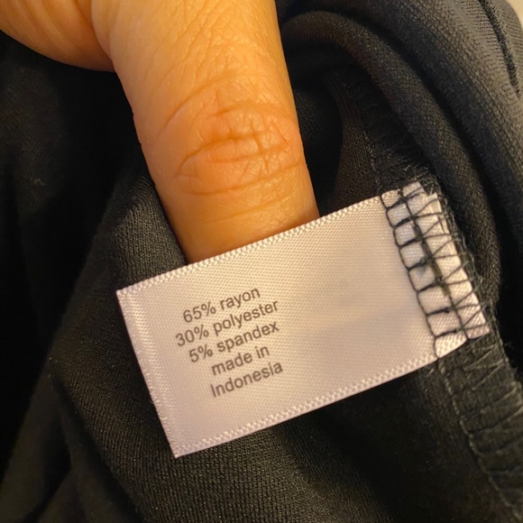 NWT 3/4 sleeves black top - Picture 5 of 5